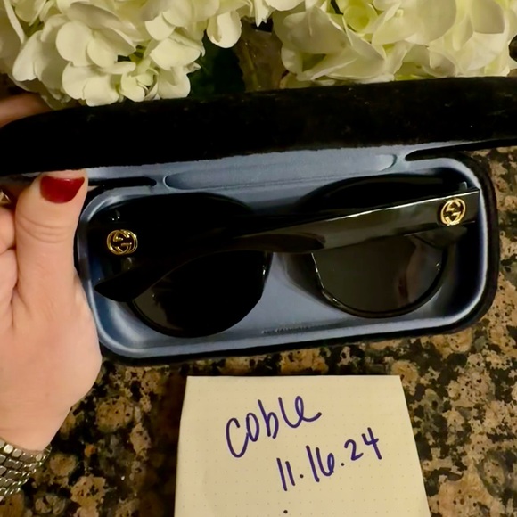 Gucci Black Women's Sunglasses - Picture 5 of 5